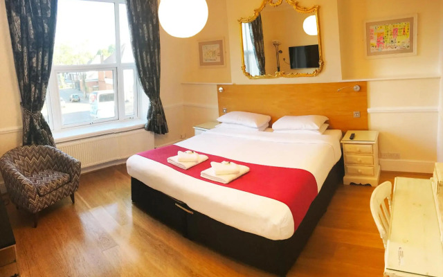 Gidea Park Hotel