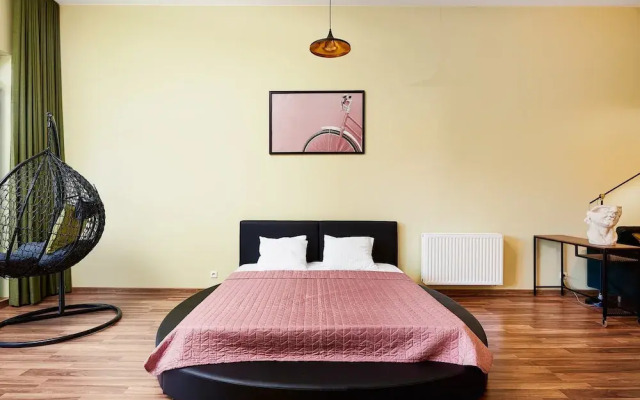 Lumina stylish and spacious studio