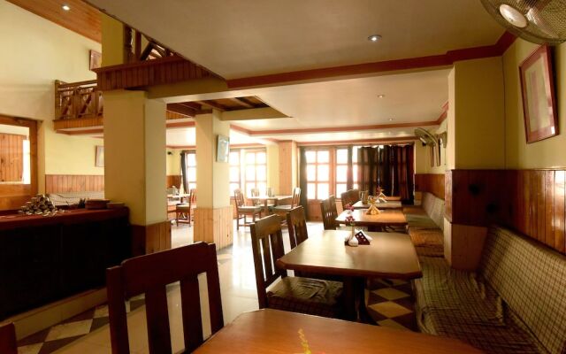 OYO 7341 Hotel Himalayan Hamlet