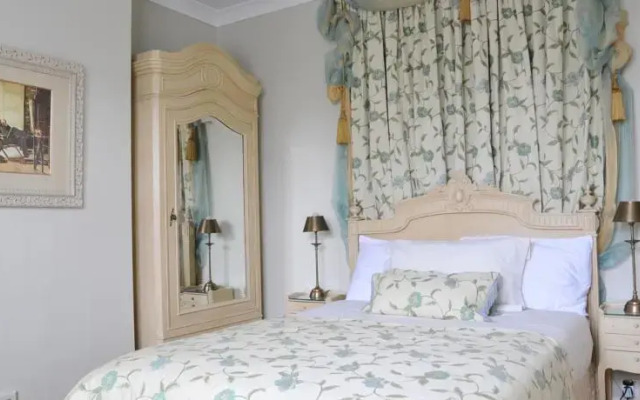 Wellington Lodge Luxury Bed And Breakfast