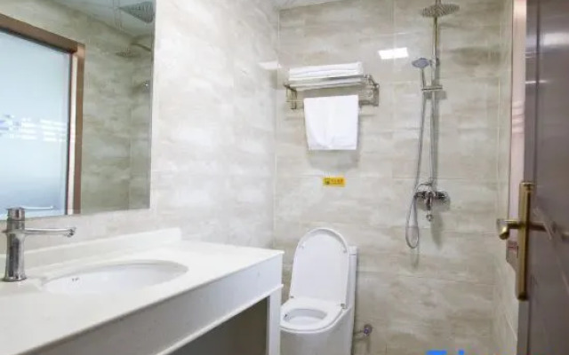 Xinyue Hotel (Urumqi Light Industry College)