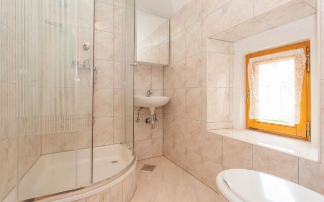 Awesome Apartment in Omisalj With