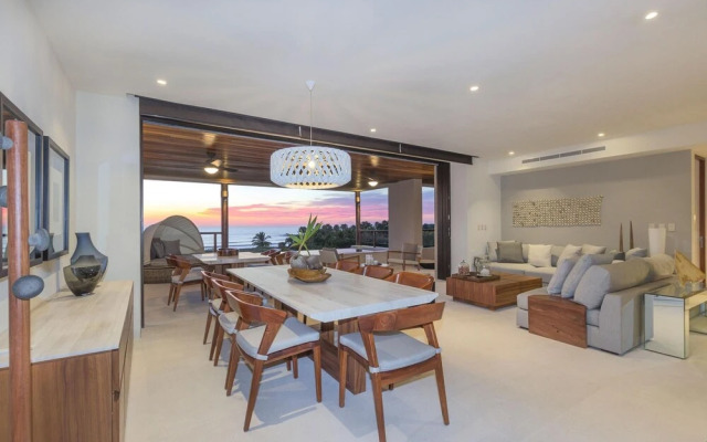 Sunny Vacation Condo 6