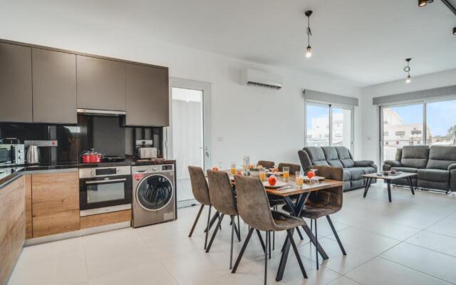 Modern 3 bedroom villa near Nissi Beach!