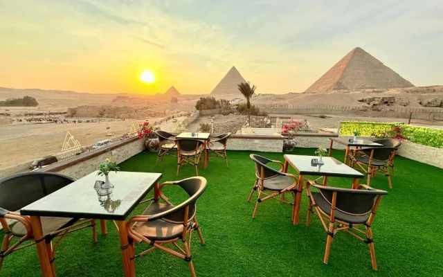 Pyramids Village Inn
