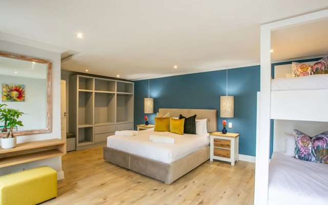 Hout & About Guest House