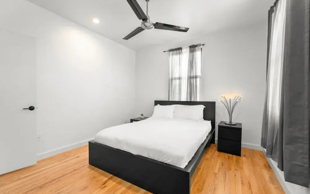 2-Bedroom East Austin Condo-Free Parking