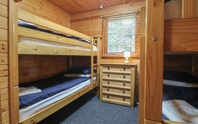 Oak Lodge