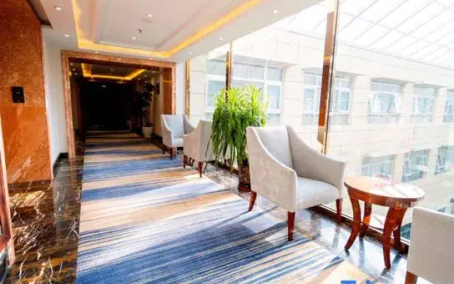 Tashi Tering International Hotel (Lhasa Potala Palace)