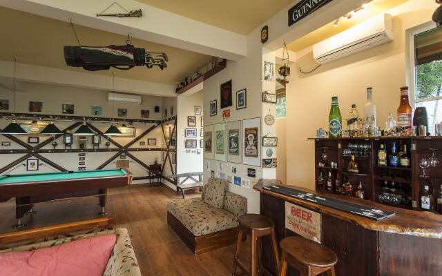 The Albatross, Kandy