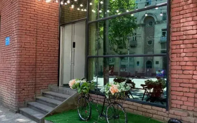 Queen Hostel