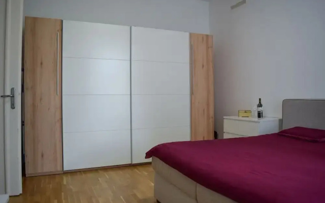 Modern apartment in Vienna near Danube