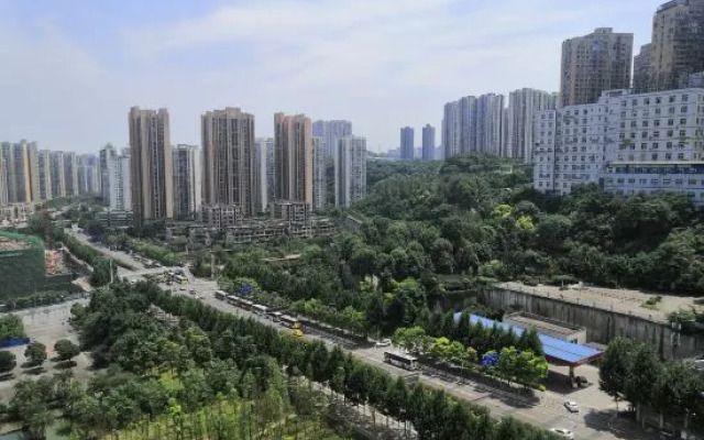 Zhongyi Hotel (Chongqing West Station Branch)
