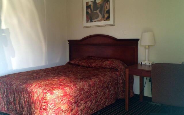 Red Carpet Inn Opelika
