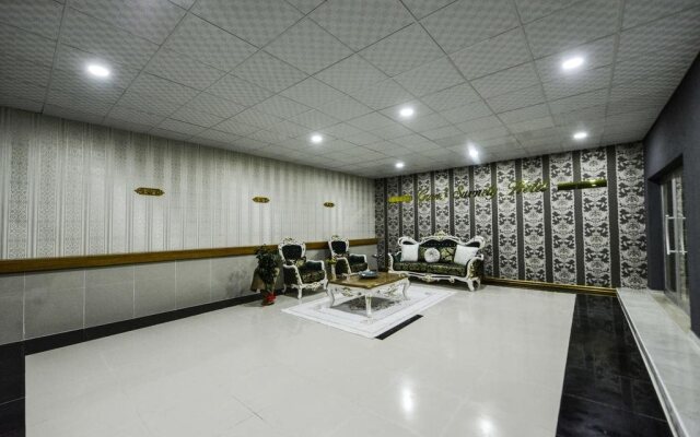 Grand Surmely Business Hotel