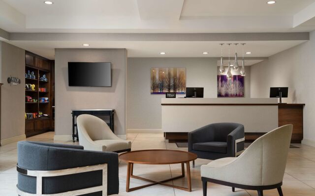 DoubleTree by Hilton Pittsburgh Airport