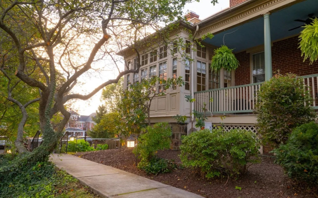 The Lafayette Inn