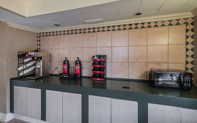 Motel 6 Grand Prairie, TX - Interstate 30