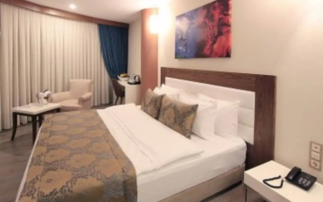 Forum Suite Hotel