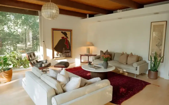 Zen Mountain Getaway w a Pool Hot Tub 5 Beds