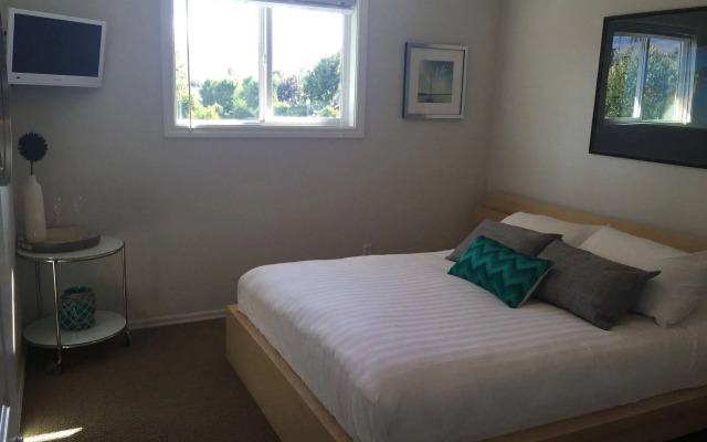 Serenity Stay Bed & Breakfast