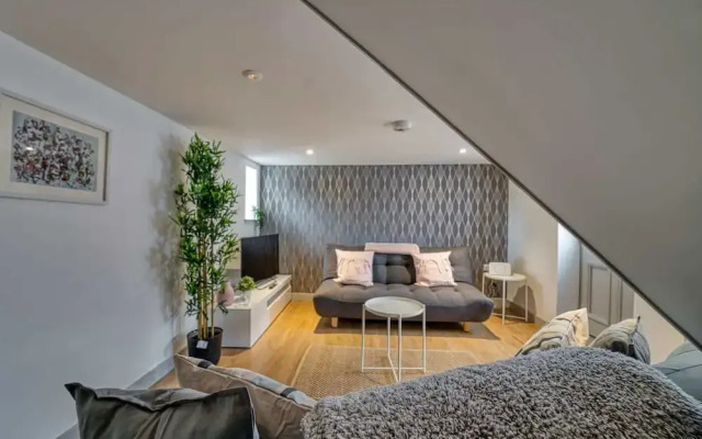 Host Stay Bridgepoint House