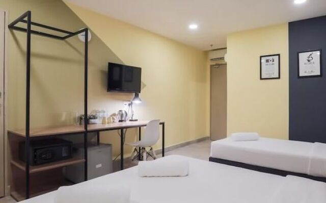 Kiara Inn by KL Suites