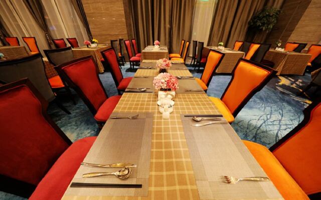 Xinhua Jian'guo Hotel