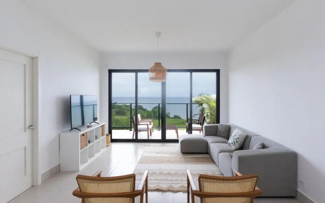 Ourfriends Condo by Acomodo