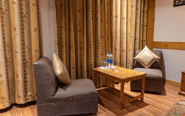 OYO Premium Log Huts