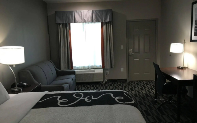 Catoosa Inn & Suites
