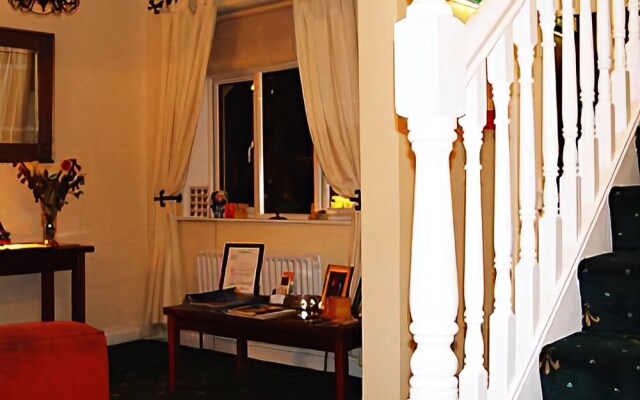 Annandale House