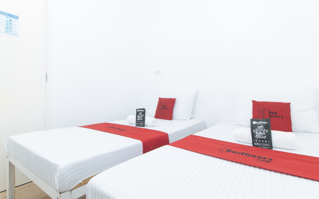 RedDoorz Hostel @ BigPat Dormitory Pasay - Quarantine Hotel