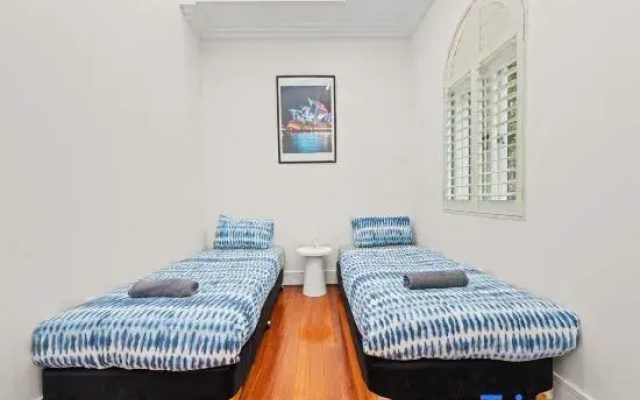 Stylish 3BR House(Parking)/ICC&DarlingHarbour-8min