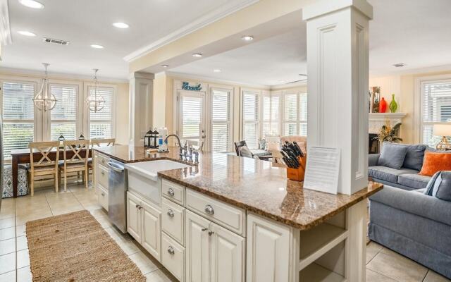 Sunny Condo w/ Stunning Ocean Views - Near Beach, Sandbar, & Tennis