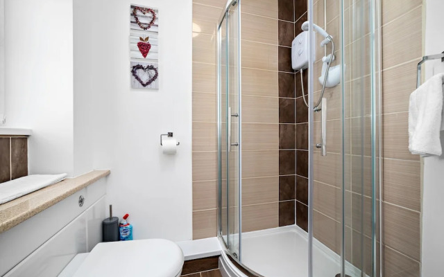 Stay In Cardiff Canton St. John's Court Apartment