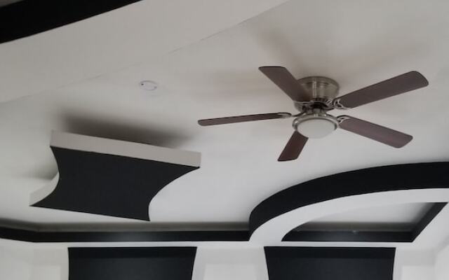 Hotel Dluxe & Suites