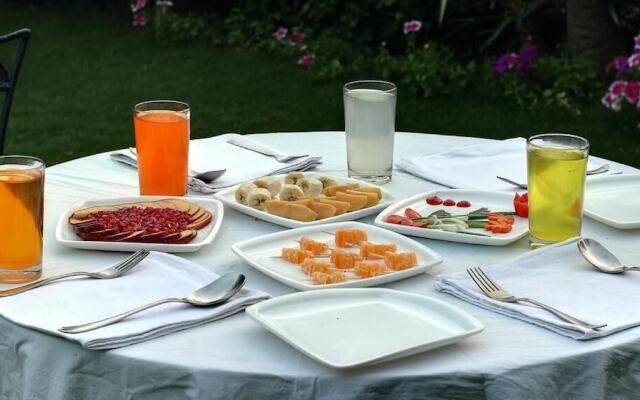 Hotel Kaka Inn Mount Abu