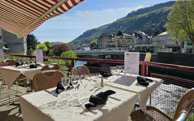 Logis Central Hôtel & Spa