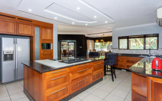 9 The Pin – Zimbali 6 Bedroom