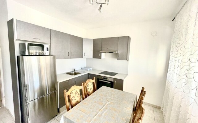 Sea View House for 4