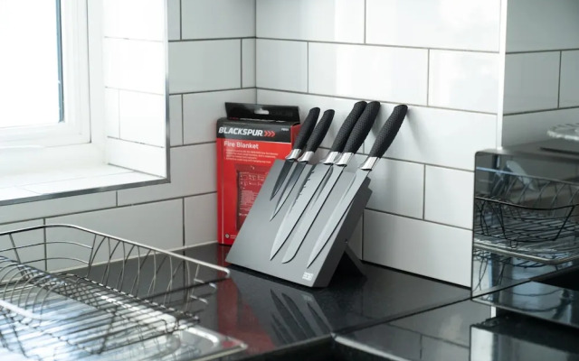 5 Bed House - Sleeps 11 - Garden