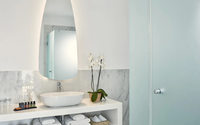 Archipelagos Hotel