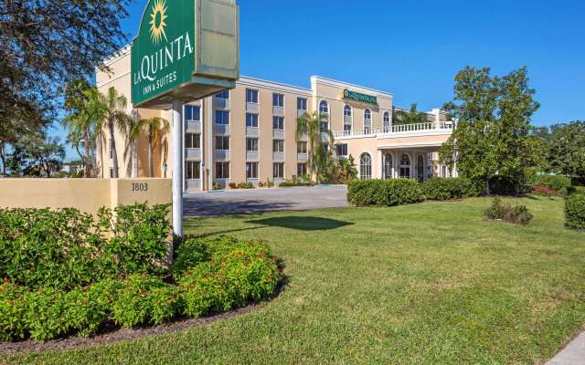 La Quinta Inn & Suites by Wyndham Sarasota Downtown