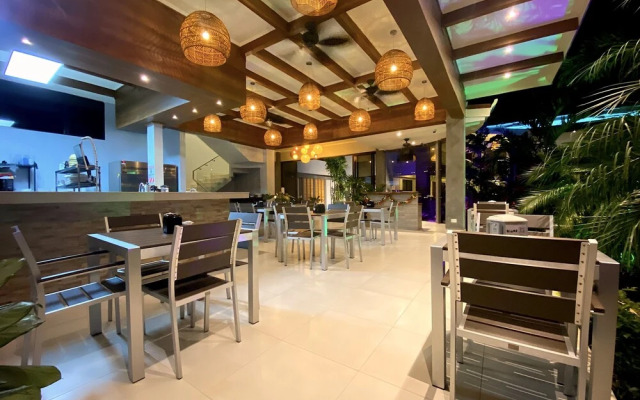 Hotel Naoz