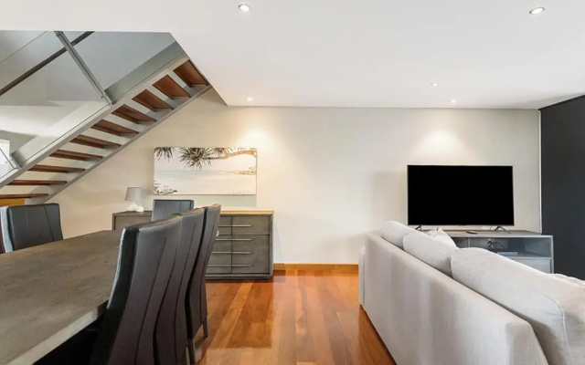Byron Bay Accom Unit 5 21-25 Fletcher Street - A Seventh Summer – Guest Rooms – Byron Bay