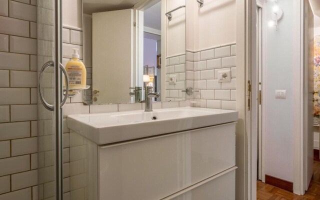 Amazing Apartment in Roma With Wifi and 2 Bedrooms