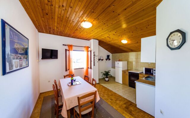Apartment Matkos - with garden and terrace A1 Nin, Zadar riviera