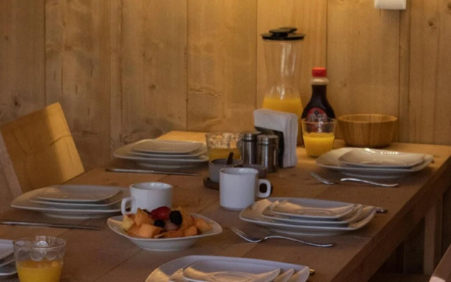 Bellota Incredible Lodge in the Forest With Private Jacuzzi