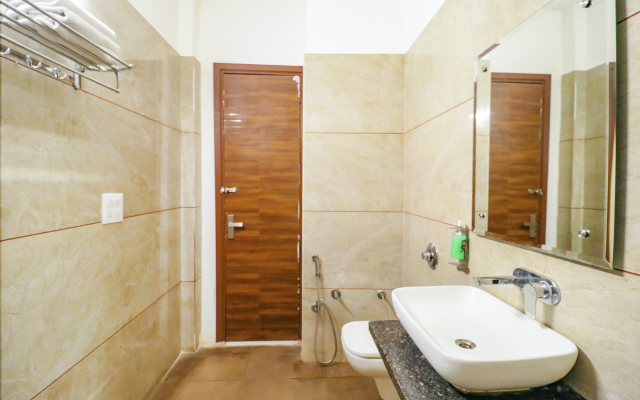 Fabhotel Golden Home